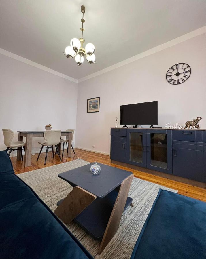 Citypulse In Ideal Center W Working Space Apartment
